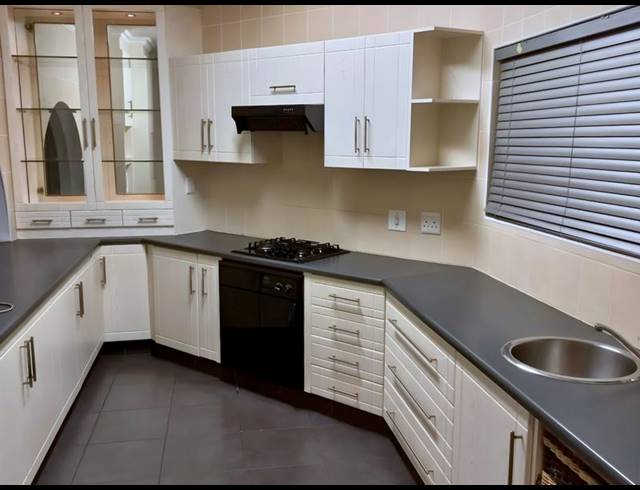 7 BEDROOM HOUSE FOR SALE IN HEIDERAND